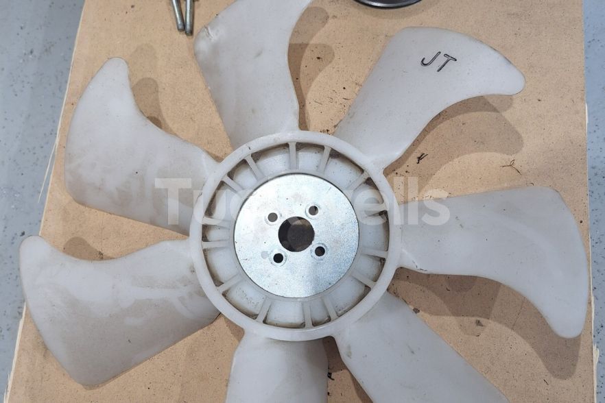 John Deere 1580 – Fan, Fan Fulley, Fan Spacer & Bolts