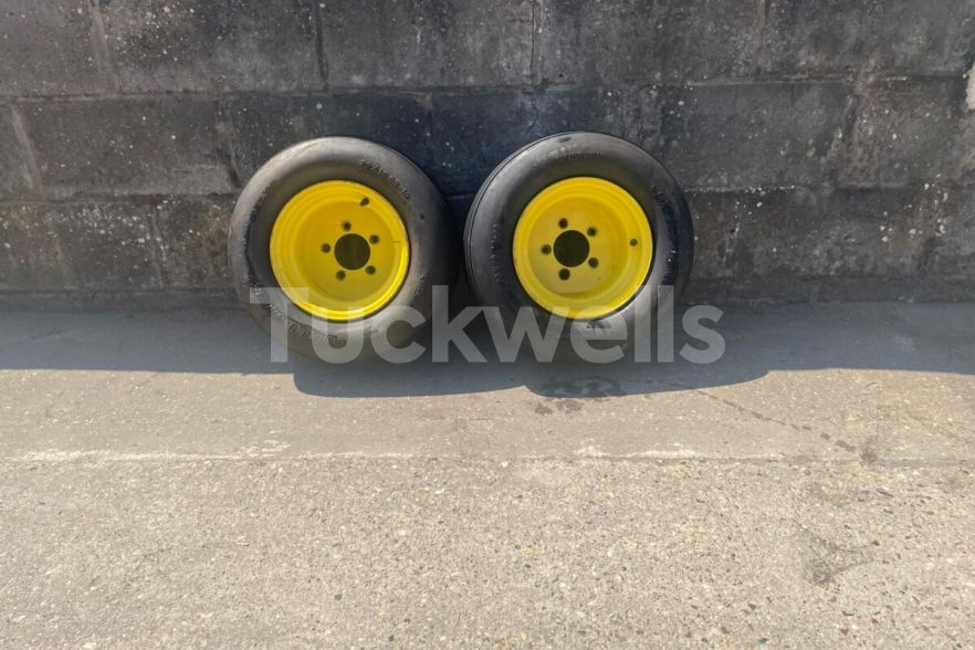 20x10x10 Ribbed Tyres & Rims
