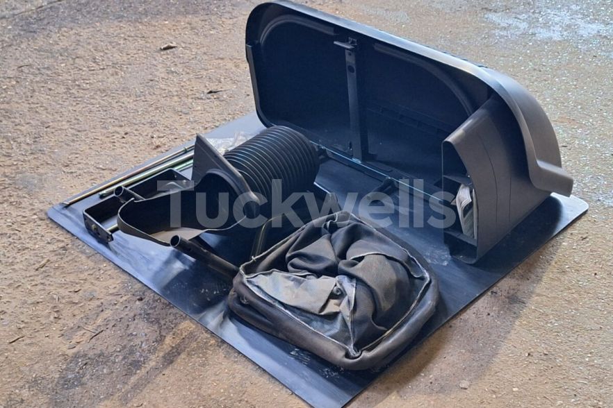 JD LX Series 7 Bushel Rear Bagger – BM20455