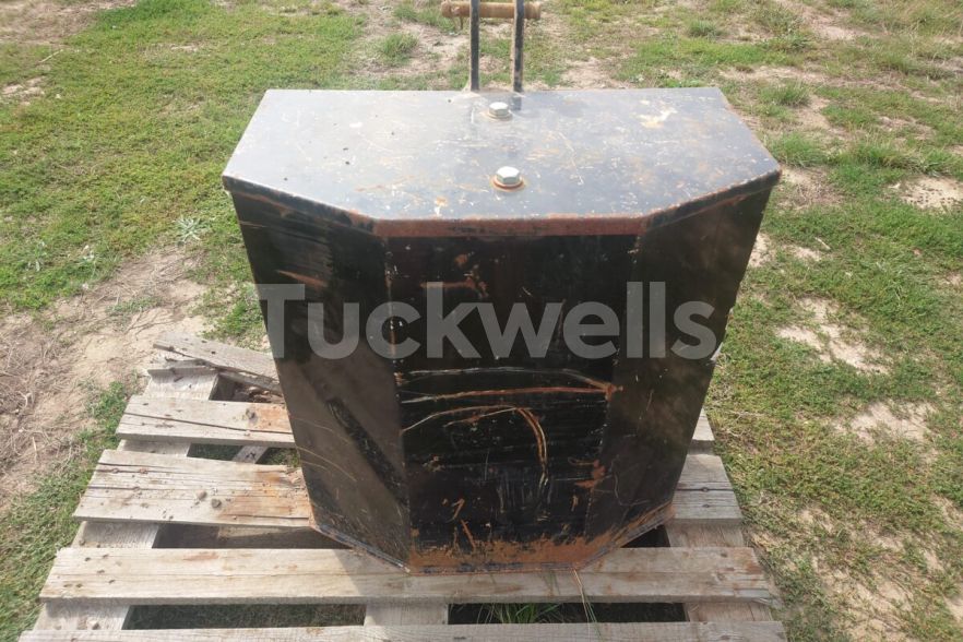 D W Tomlin 450kg 3 Point Linkage Weight