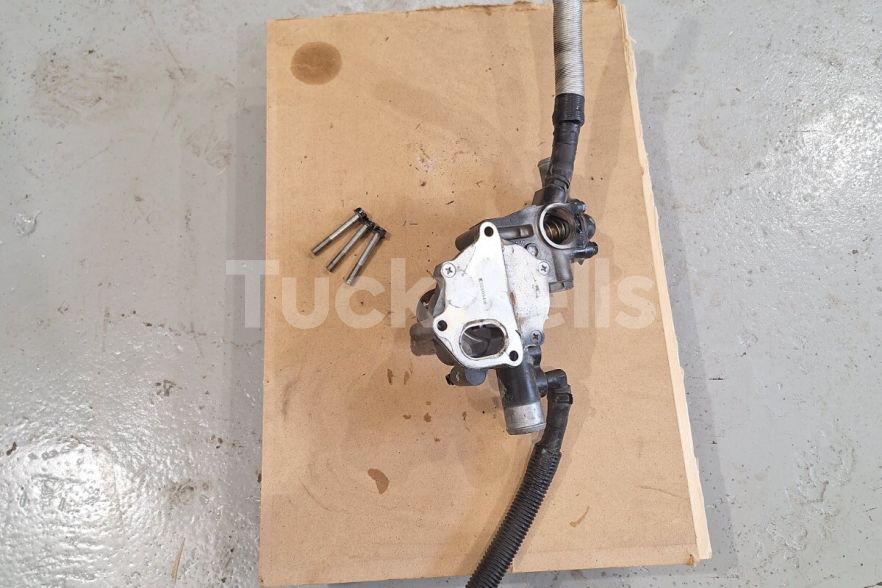 John Deere 1580 – Water Pump, Thermostat & EGR Outlet Hose