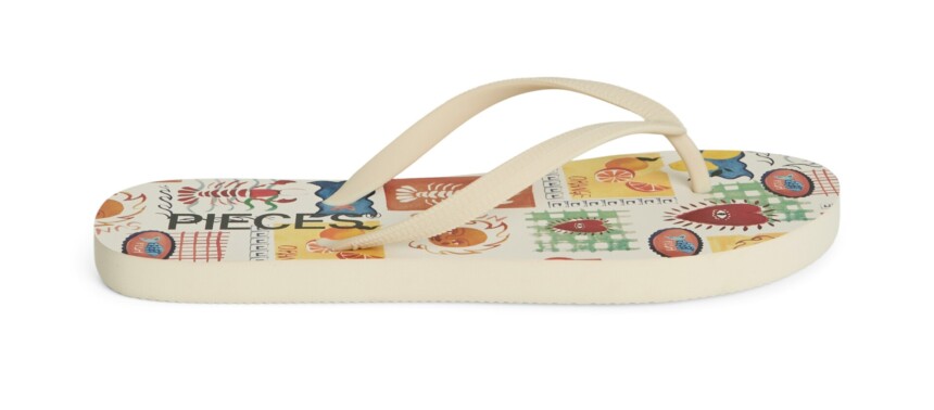 Pieces Summer Print Flip Flops - Cream PCSUMMER 17156850